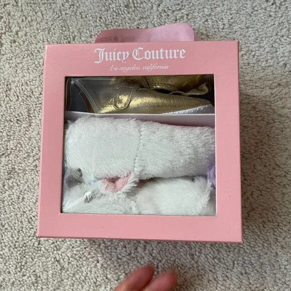Baby Shoes and Unicorn Slippers in Gift Box - Picture 5 of 6